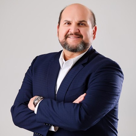 Ing. Julio Espinoza (El Salvador)